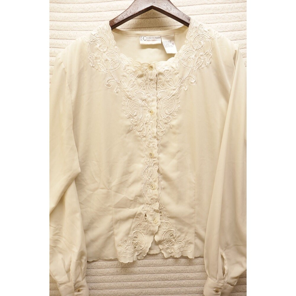 Courtenay long sleeve white oxford cloth size Large cotton USA vintage flaw